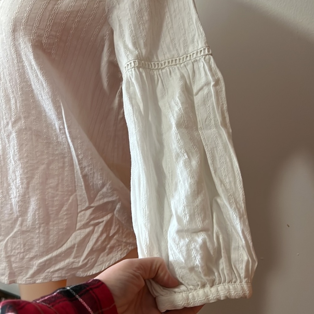 Anthropologie AKEMI + KIN White Boho Long Sleeve V-Neck Top - Picture 3 of 8